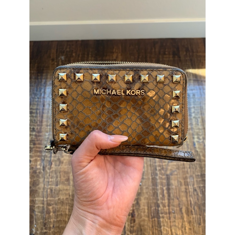 Michael Kors Wristlet Wallet
